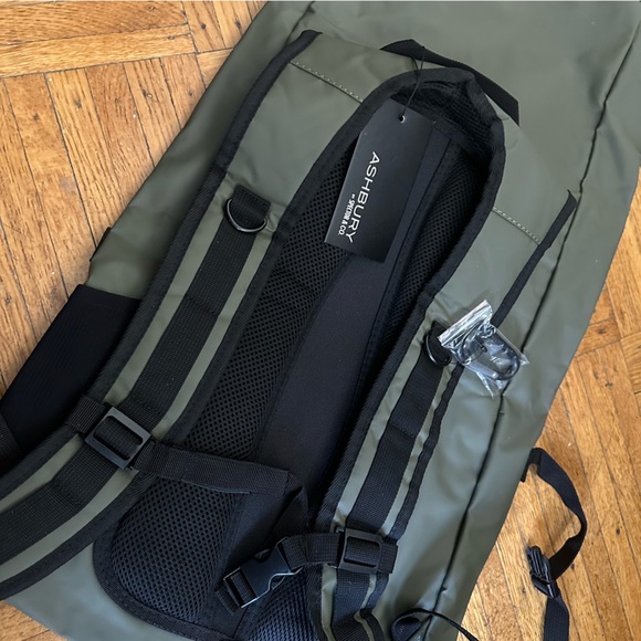 NWT! Ancho Chile Liqueur | ROLL-TOP WATER RESISTANT 22L BACKPACK - Picture 4 of 10